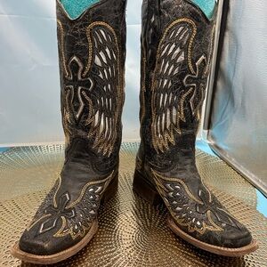 Corral women 6.5 cross and wing cowgirl boots A1986